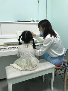 ​给孩子报了钢琴班，有点后悔，咋办