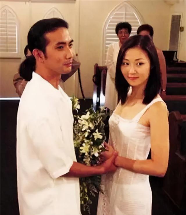 万绮雯年轻时美若天仙 万绮雯的戏剧人生(10)