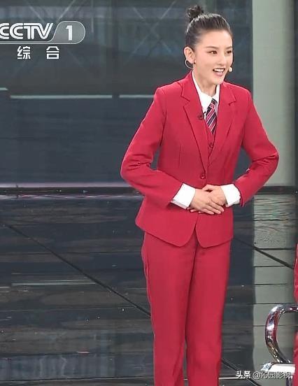 金靖黄晓明小品机场姐妹花(黄晓明领衔出演的小品机场姐妹花更有观众缘)(10)