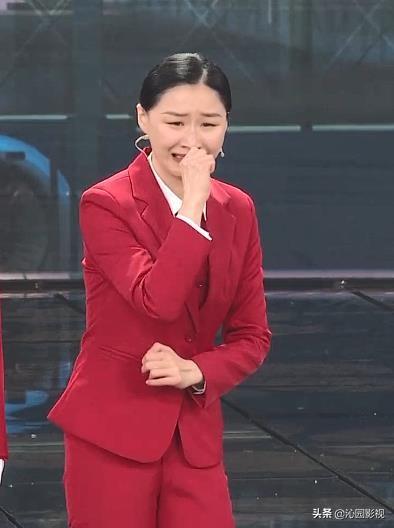 金靖黄晓明小品机场姐妹花(黄晓明领衔出演的小品机场姐妹花更有观众缘)(5)