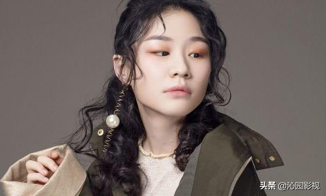 金靖黄晓明小品机场姐妹花(黄晓明领衔出演的小品机场姐妹花更有观众缘)(2)