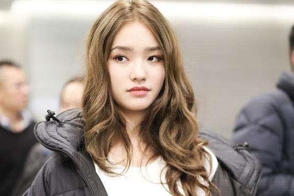 怎么维持卷发的卷度 卷发造型的维持方法