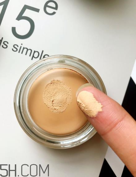 essence慕斯粉底霜好用吗？essence慕斯粉底霜多少钱？