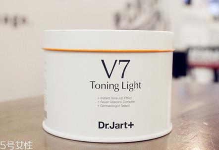 素颜霜和cc霜哪个先用 让你的肌肤更加靓丽 素颜霜和cc霜哪个先用 让你的肌肤更加靓丽