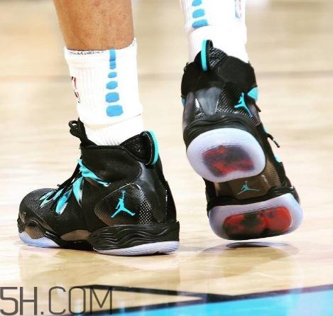 篮球鞋可以当跑步鞋吗？篮球鞋适合跑步吗？