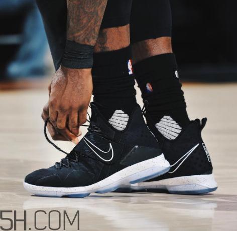 篮球鞋可以当跑步鞋吗？篮球鞋适合跑步吗？