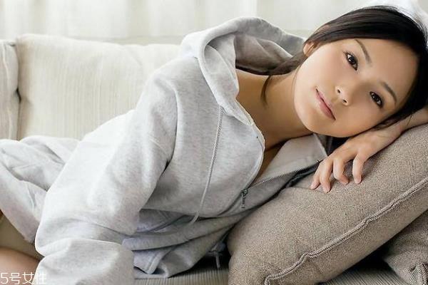 来大姨妈特别憔悴怎么办 4个技巧还你好气色