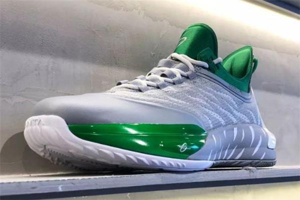 安踏海沃德一代测评 海沃德一代什么配置