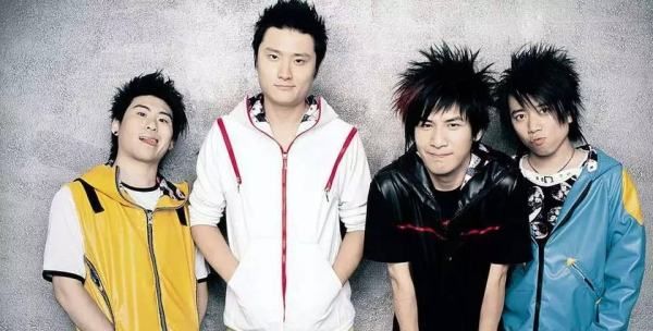 樱桃小嘴嘟嘟的脸是什么歌,樱桃小嘴嘟嘟的脸什么歌词图3