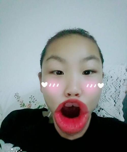 樱桃小嘴嘟嘟的脸天天闭着大大的眼歌曲是什么歌