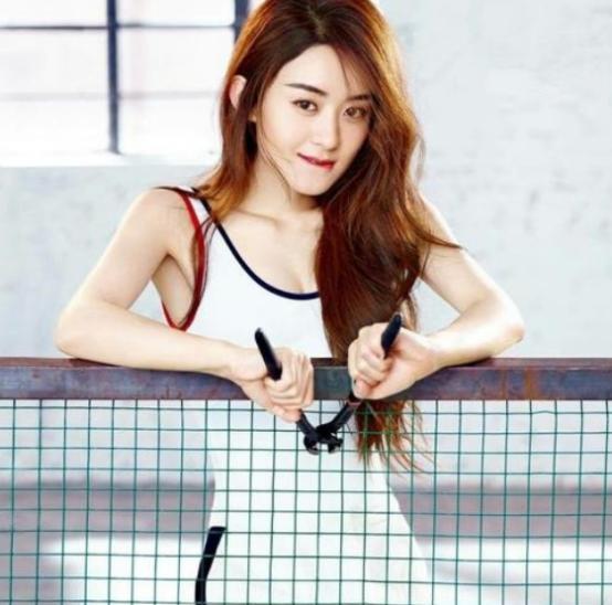 赵丽颖有多迷人? 看她拍摄的《男人装》, 网友: 身材堪称一绝