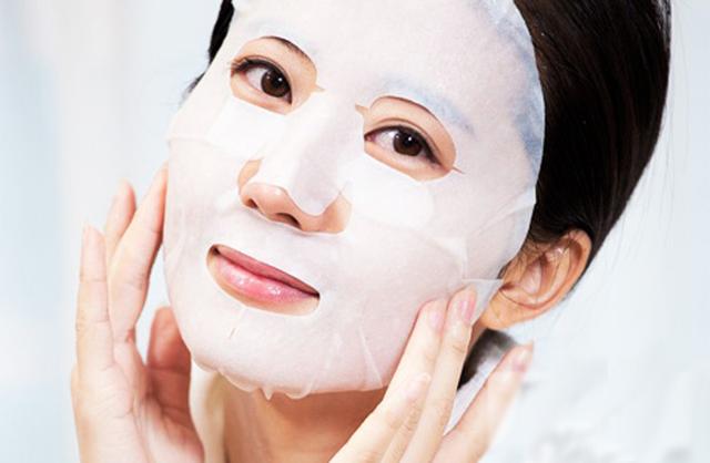 敷面膜的最佳时间和正确方法(教你敷面膜最佳时间)(1)