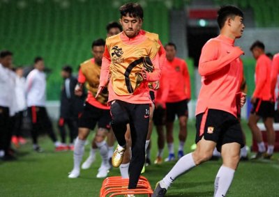 ​这个球员真点背！效力3队均解散，布格拉汗再发声：又白踢半年