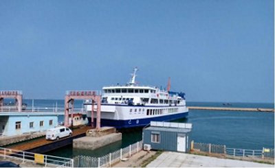 ​青岛这趟轮渡客流量稀少，船员苦不堪言：25元船票油钱都不够