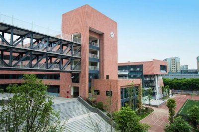 ​成都市武侯区领川外语学校（4位热血青年的办学奇迹）