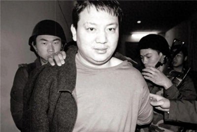 ​中国第一大毒枭被枪毙！还有人吹他“爱国英雄”？