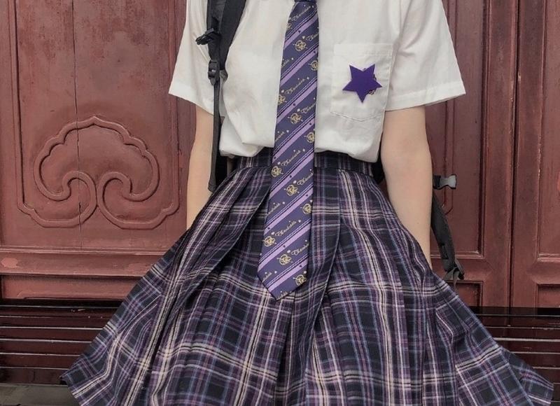 王一博合影,王一博床头放了三组和漂亮小姐姐们的甜蜜合影 王一博合影,王一博床头放了三组和漂亮小姐姐们的甜蜜合影