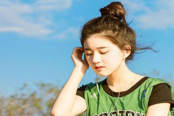 刚开始谈恋爱聊什么 刚恋爱的情侣应该干啥 刚开始谈恋爱聊什么 刚恋爱的情侣应该干啥