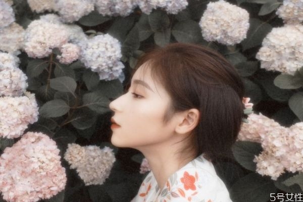 刚开始谈恋爱聊什么 刚恋爱的情侣应该干啥 刚开始谈恋爱聊什么 刚恋爱的情侣应该干啥