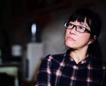 ​这首诗写得有水平，余秀华诗歌《我爱你，祖国》赏析