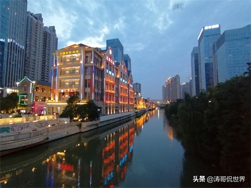 总投资500亿元的楚河汉街，你不来逛一逛吗？