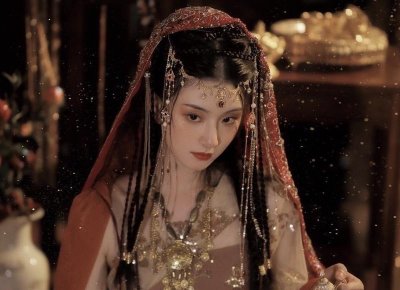 ​狮子男的理想恋人类型：找寻温柔、聪明和有涵养的女性