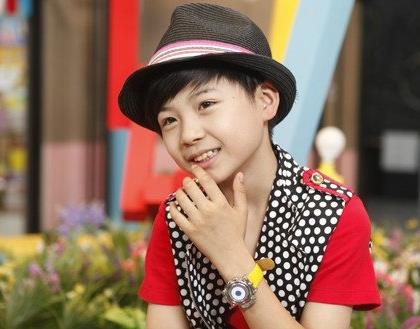 还记得星际精灵蓝多多的扮演者黄誉博吗？现在是越长越帅气了~~