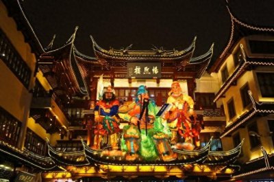 ​坑人的上海城隍庙？鲜肉小笼包40一笼，背后上市公司年赚百亿