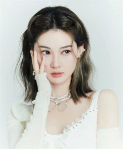 阿悠悠：以歌为翼，温暖心灵的璀璨音乐之旅