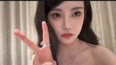 脸肿危机变机遇！孙珍妮自嘲出圈，冰美式成消肿秘籍？