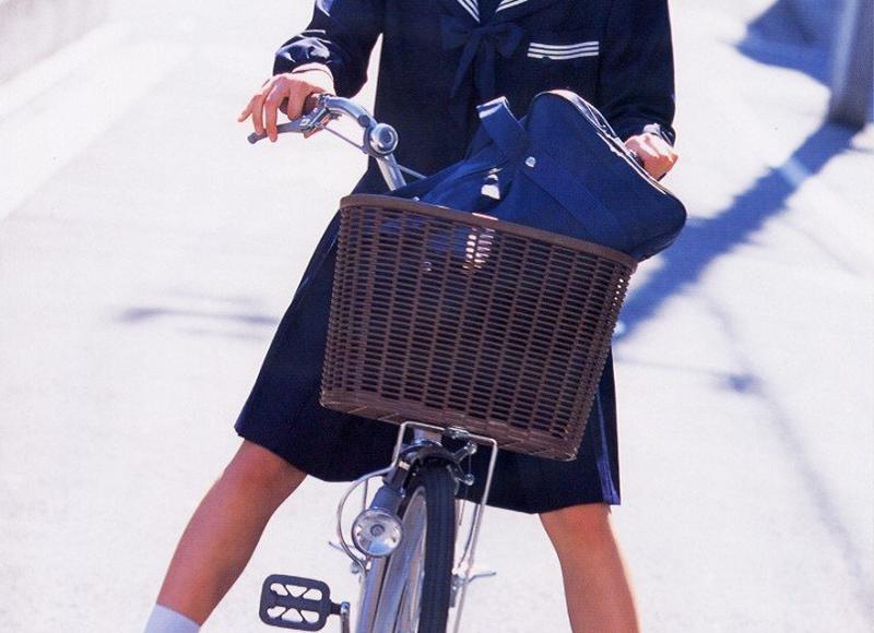 我爸要与叔叔老死不相往来，7年后接到婶婶电话，他拿起刀就跑了