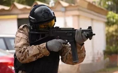 ​看看多国特种部队采用的制式装备——UMP45冲锋枪